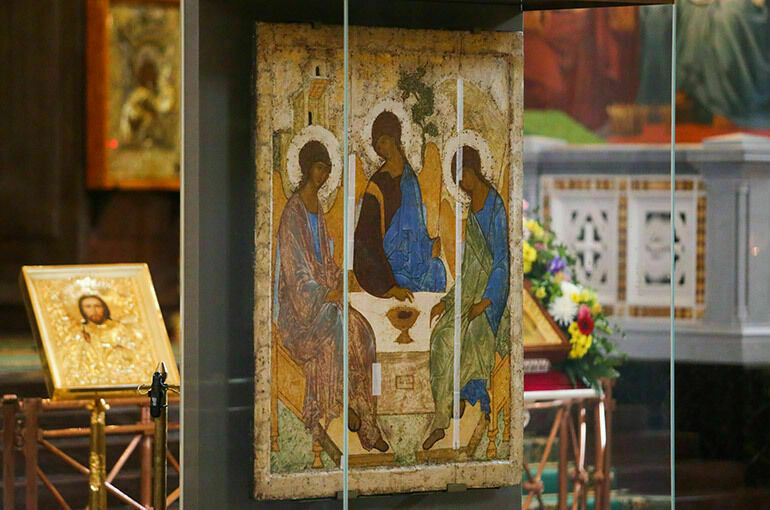 Специалисты подготовили отчет по обследованию иконы Рублева «Троица»