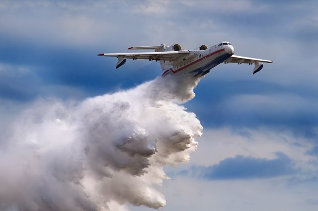 МЧС: самолет-амфибия Бе-200 вылетел в Геленджик для тушения лесного пожара