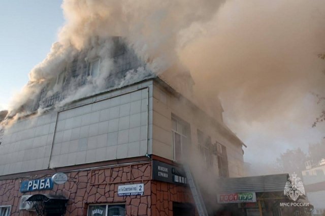 Пожар в офисном здании подмосковного Щелково локализован на 2000 кв. метров