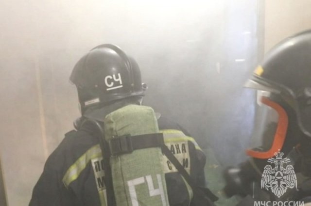 В Краснодарском крае произошел пожар на складе в станице Новотитаровская