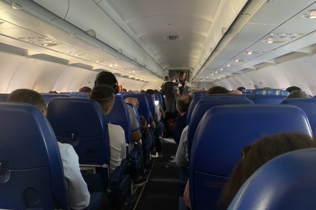 Пассажиры застрявшего в Сочи самолета испытали приступы паники