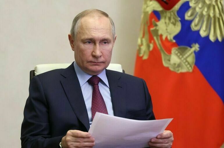 Путин поручил с 1 октября увеличить оклады российских судей на 5,5%