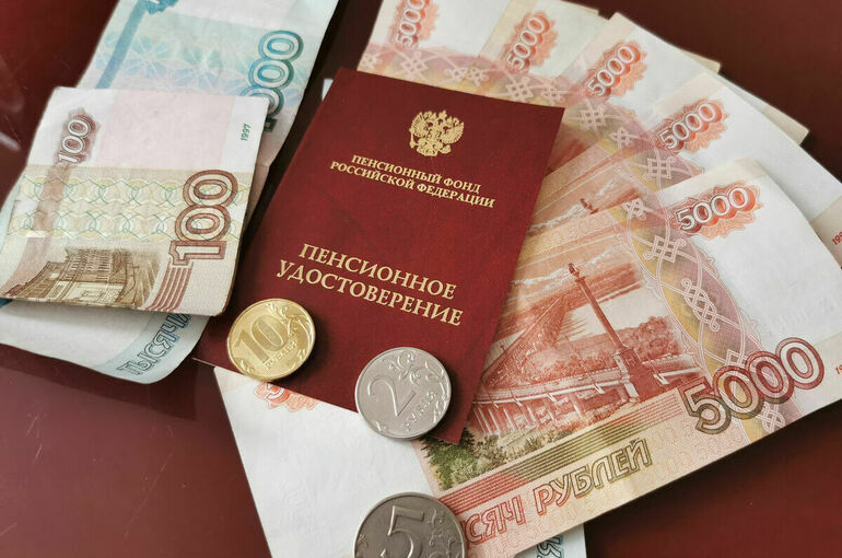 Пенсии россиян растут, но отстают от международных норм