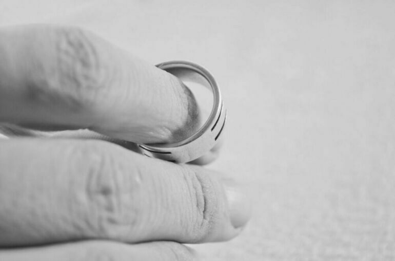 Число разводов в России сократилось почти на 9 процентов за год
