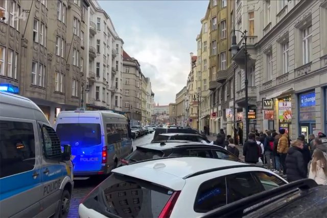 В Чехии отменяют новогодний салют в знак скорби по жертвам стрельбы в Праге