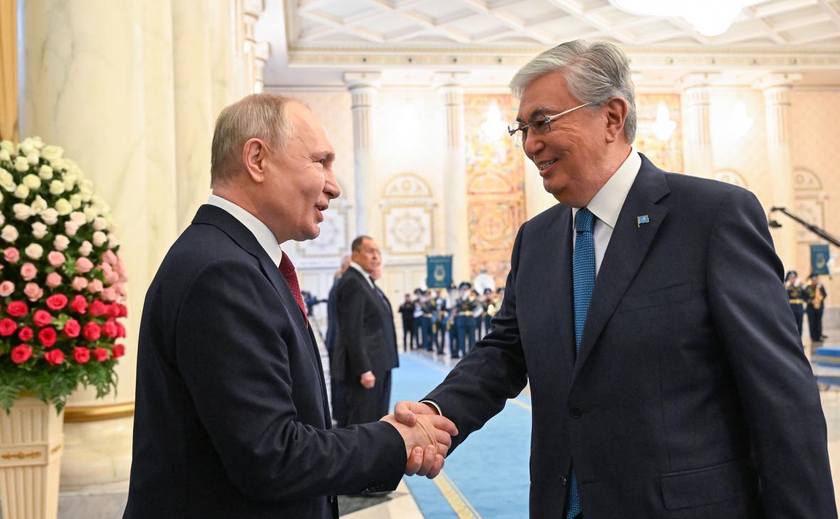 Токаев заявил, что ни одна проблема в мире не решается без России