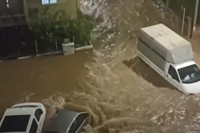 Ekonomim: Анталью затопило после сильных проливных дождей