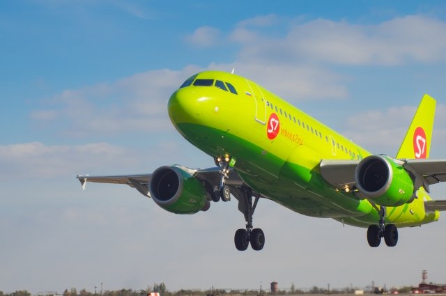 ФАС завела дело против авиакомпании S7 из-за цен на билеты