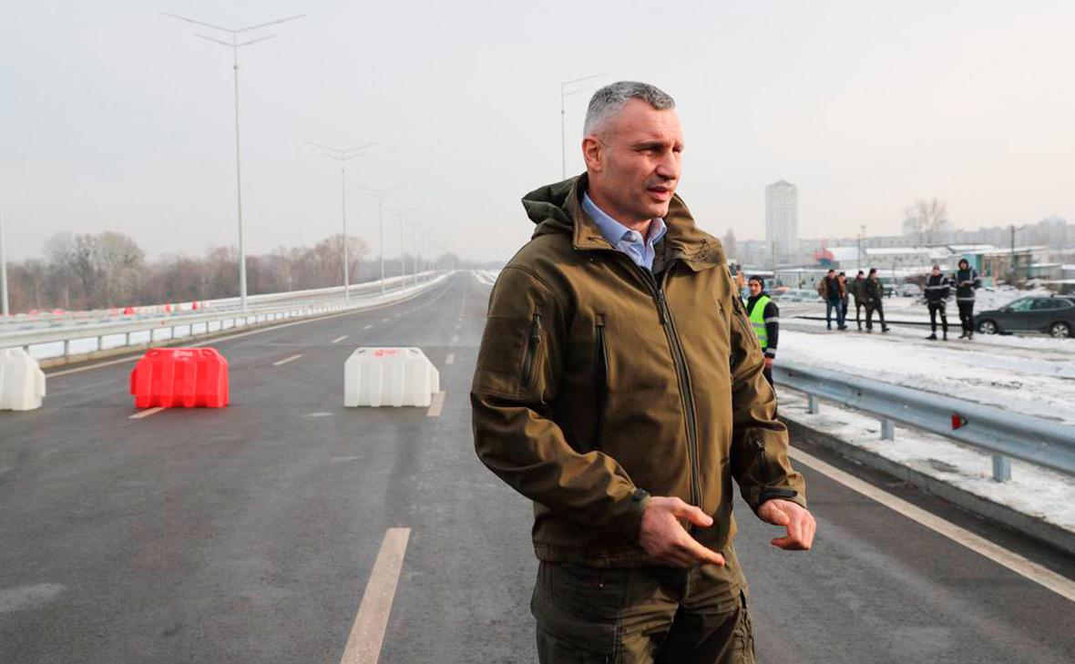 Кличко сообщил  о падении обломков на территории двух предприятий в Киеве