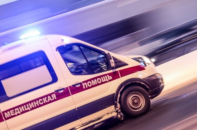 В Москве два человека погибли при столкновении легковой машины и грузовика