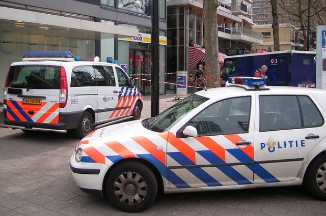 NOS: захвативший заложников в Нидерландах был известен полиции