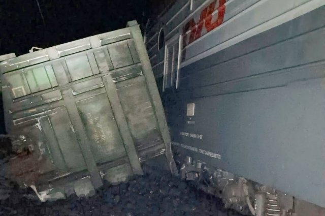 В СК назвали возможную причину схода вагонов под Красноярском