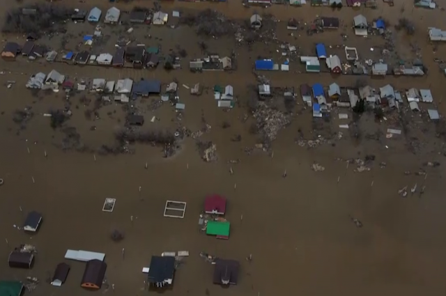 Опубликовано снятое с воздуха видео из затопленного Орска