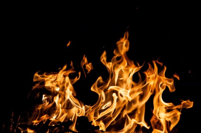 Анохин: при падении обломков БПЛА загорелся объект ТЭК в Смоленской области