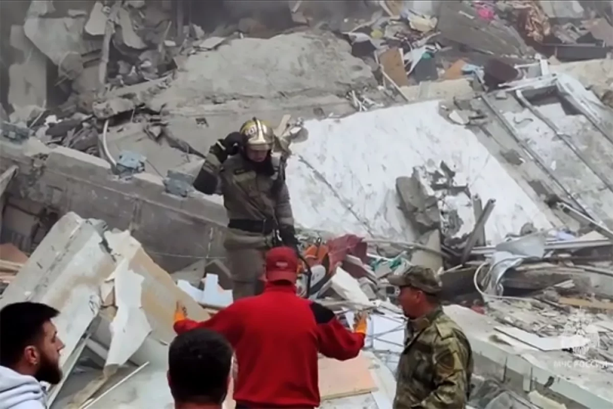 МЧС: тела еще двоих погибших извлечены из-под завалов в Белгороде