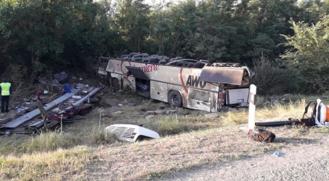 На Ставрополье в ДТП с автобусом два человека погибли, 15 ранены