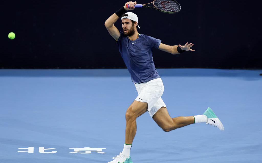 Хачанов вышел в четвертьфинал турнира ATP в Вене