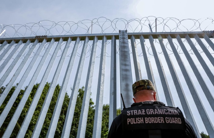 Польша намерена сделать барьер на границе с Белоруссией "непроходимым"